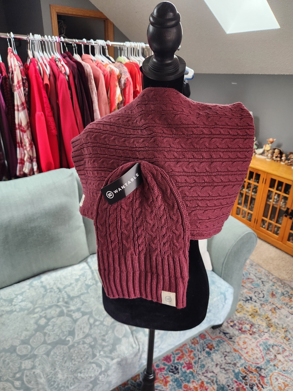 Wantable Women's Cable Knit Scarf and Beanie Set - Burgundy New Nwt